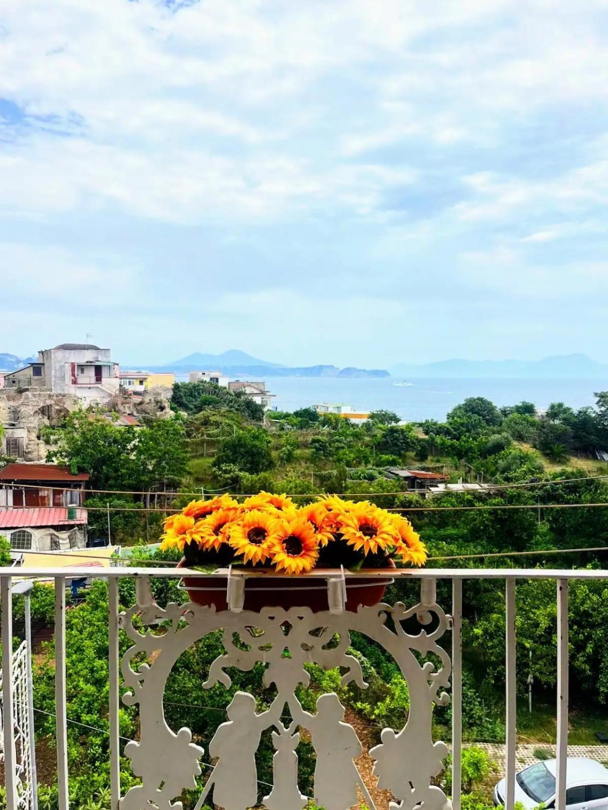 Casa Nina-Bacoli Elegant & View Apartment Exterior photo